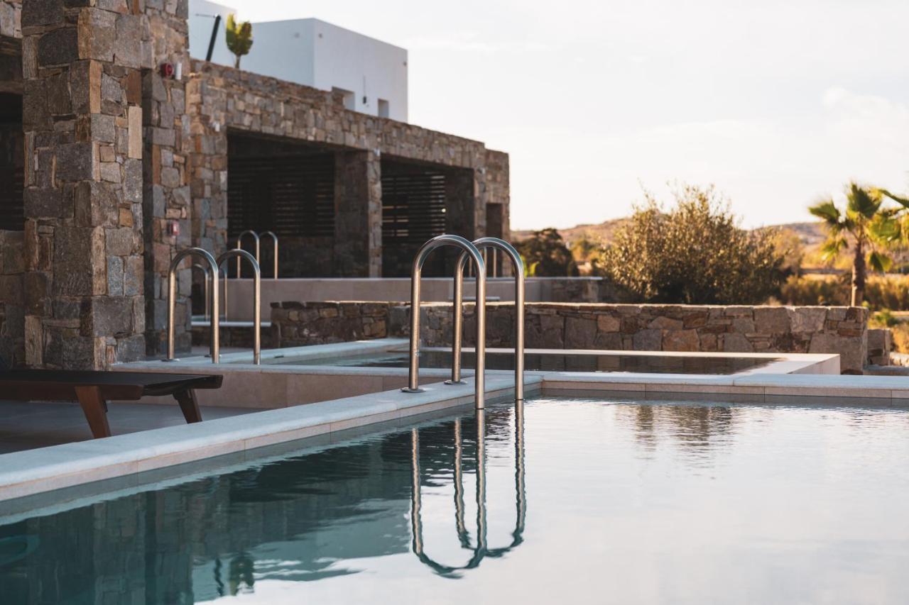 Kouros Blanc Resort & Suites Pounda Buitenkant foto