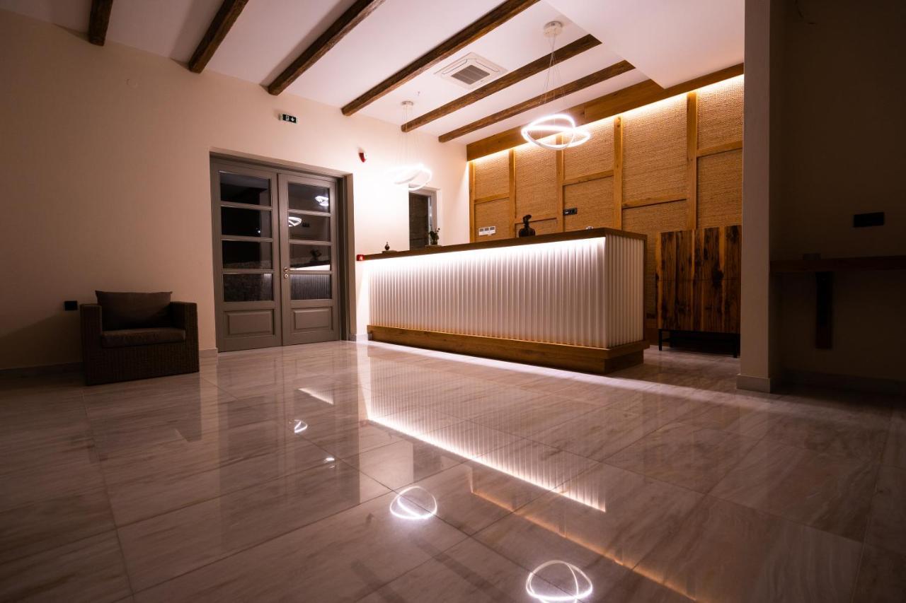 Kouros Blanc Resort & Suites Pounda Buitenkant foto